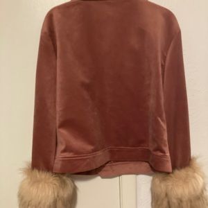 Faux fur sleeve jacket